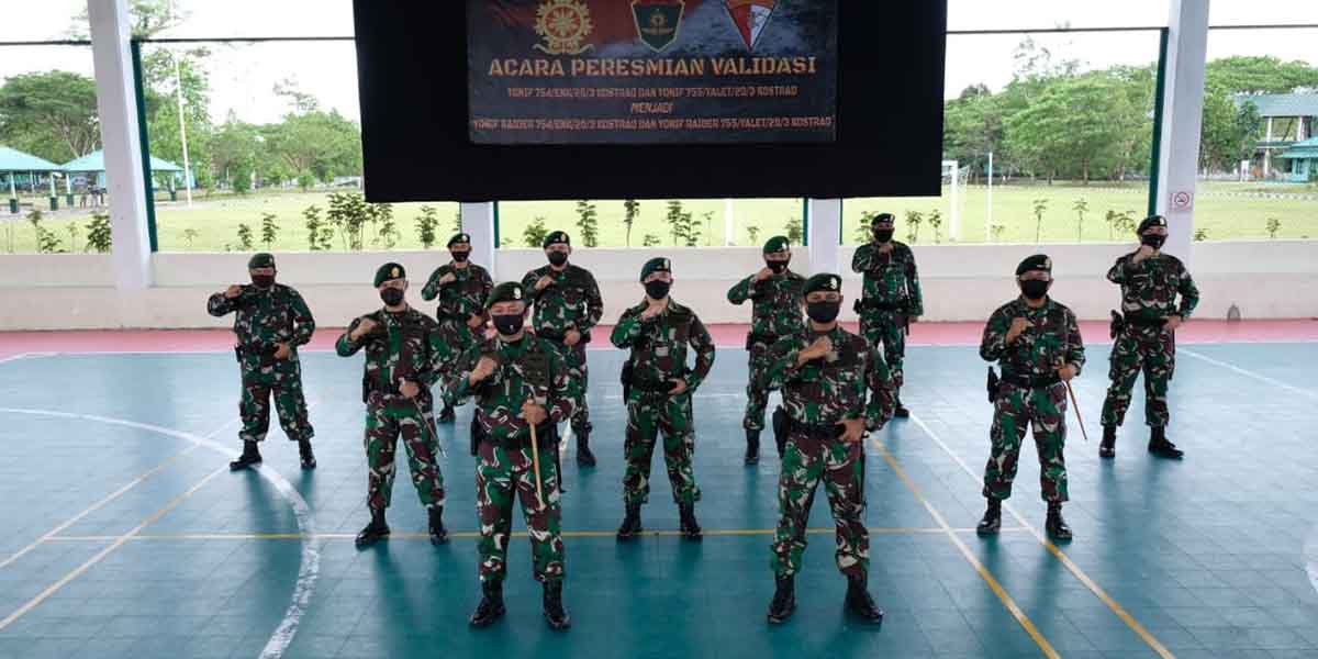 Danbrigif Raider 20/IJK/3 Kostrad Kolonel Inf Edy Widyanto bersama jajaran usai upacara peresmian dua Batalyon Infanteri yang berada di bawah Brigif Raider 20/IJK/3 Kostrad, Senin (02/11/2020).
